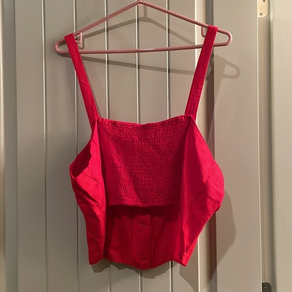 Red Cropped Tank Top - Picture 4 of 5